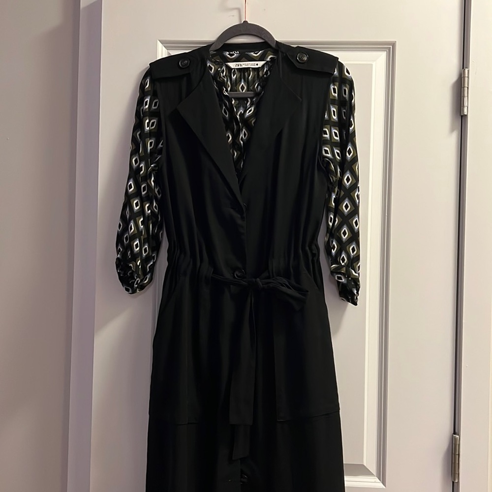 Dress and vest with a tied waist